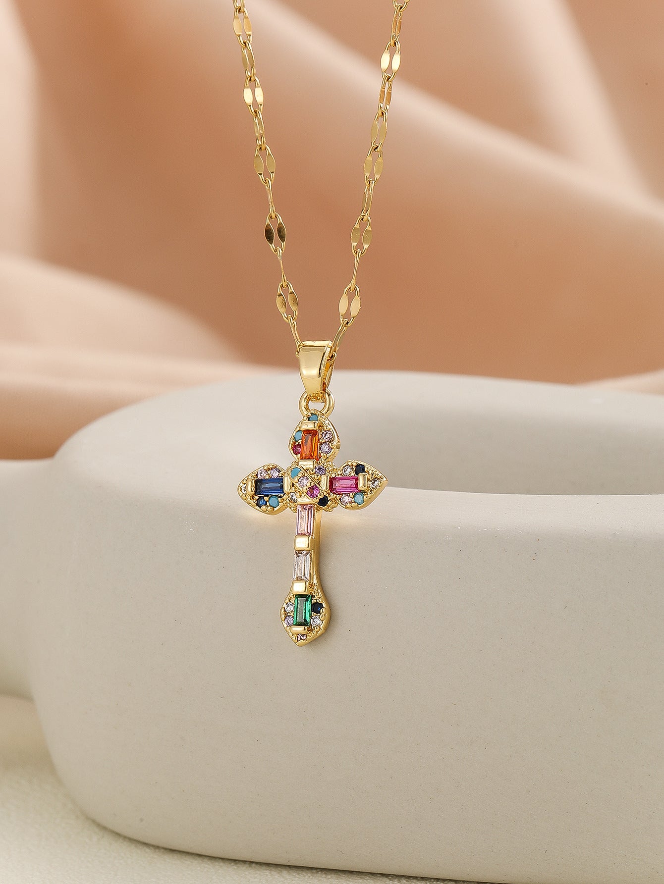 Personalized Cross Necklace with Micro-Inlaid Zirconium