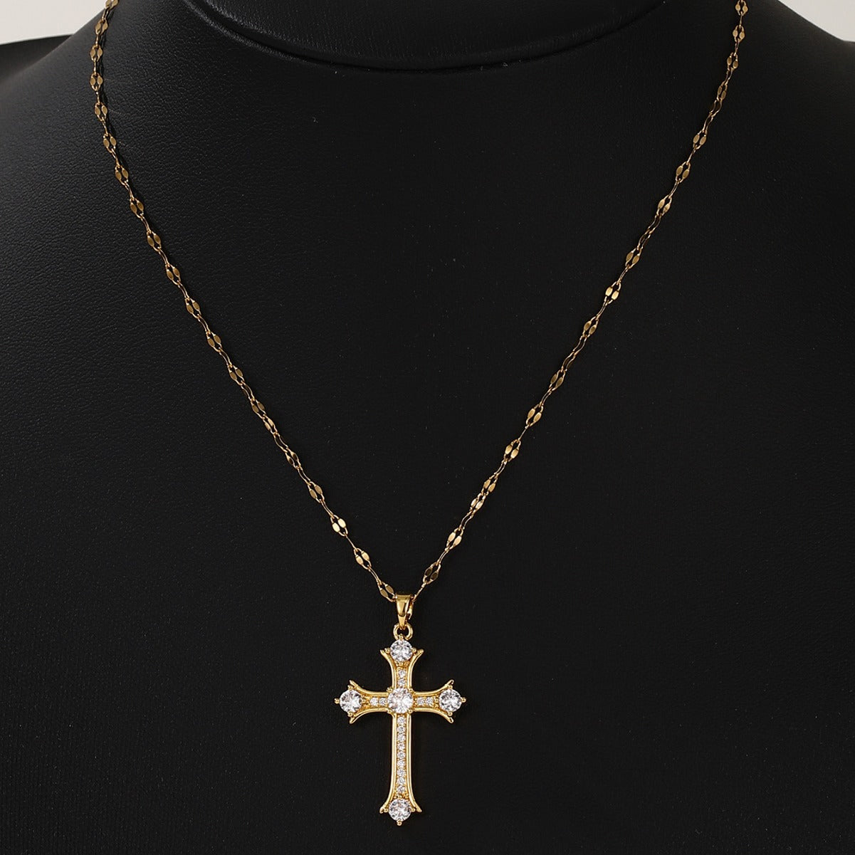 Personalized Cross Necklace with Micro-Inlaid Zirconium