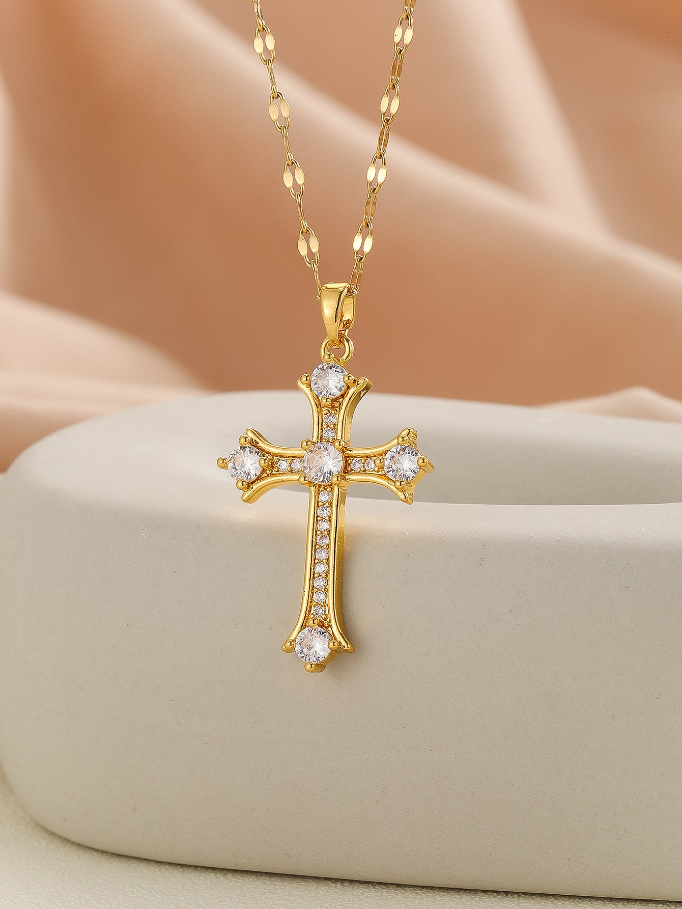 Personalized Cross Necklace with Micro-Inlaid Zirconium